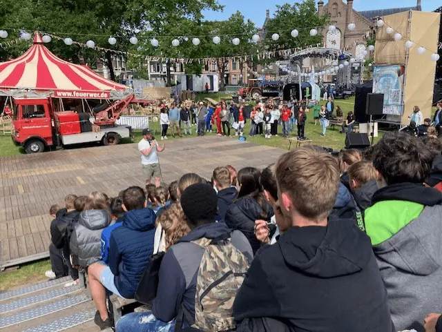 Leerlingen Eekeringe bezoeken Festival Woest